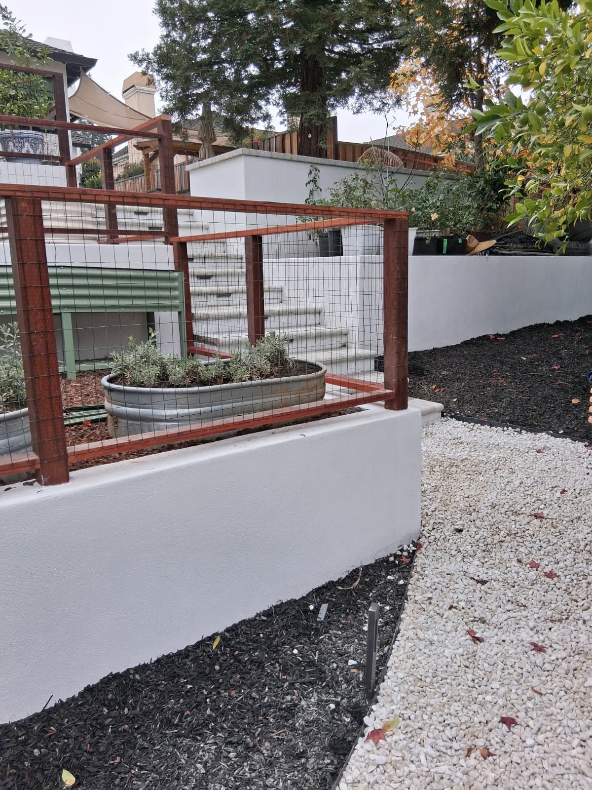 Retaining Walls - Image 3 of 4